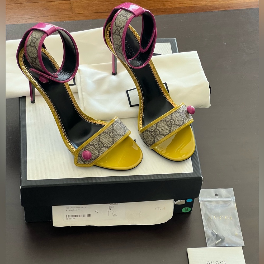 Gucci Harleth Patent Leather Ankle Strap Sandals Size 40